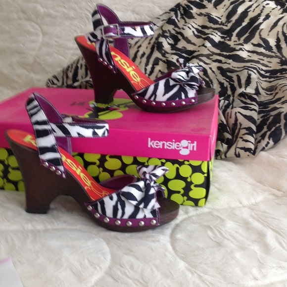 Zebra wedge sandals